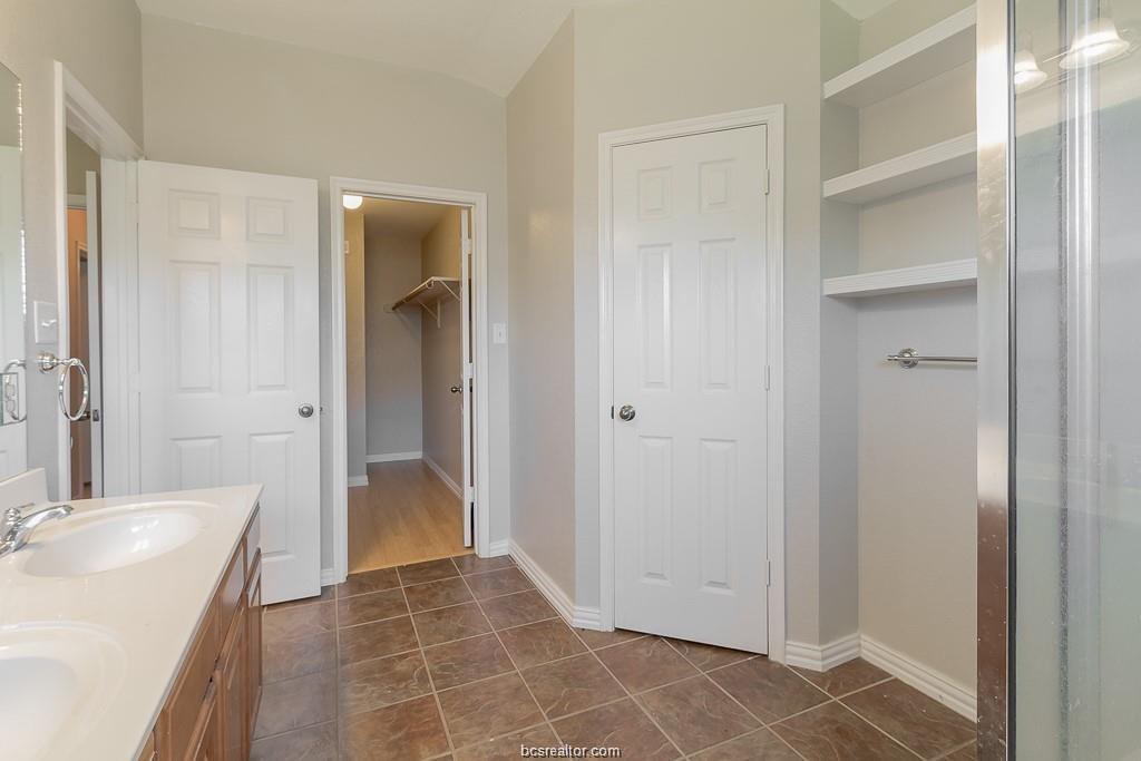936 Whitewing Lane Property Photo 17