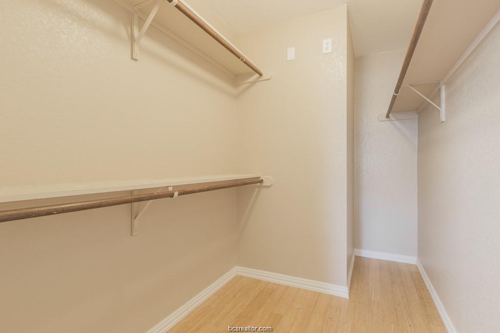 936 Whitewing Lane Property Photo 18