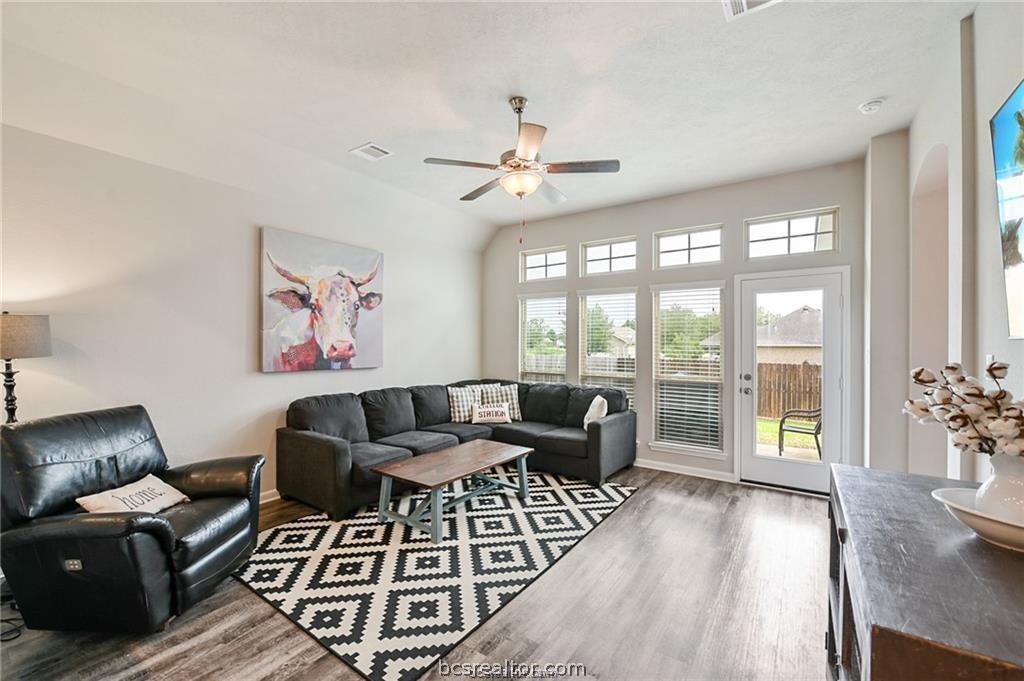 3864 Still Creek Loop Property Photo 4