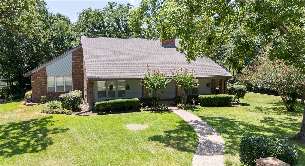 805 Copperas Drive Property Photo 2