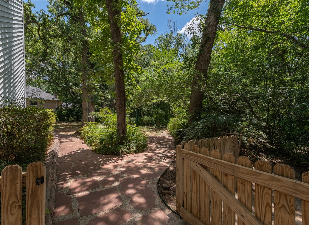 805 Copperas Drive Property Photo 10