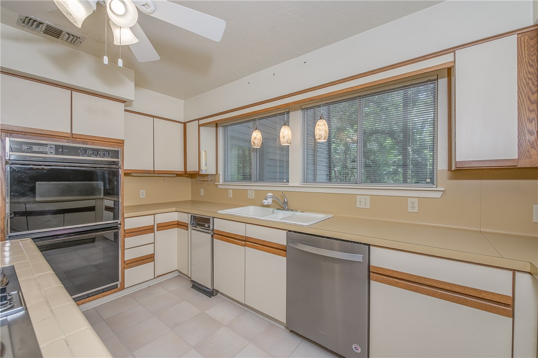 805 Copperas Drive Property Photo 23