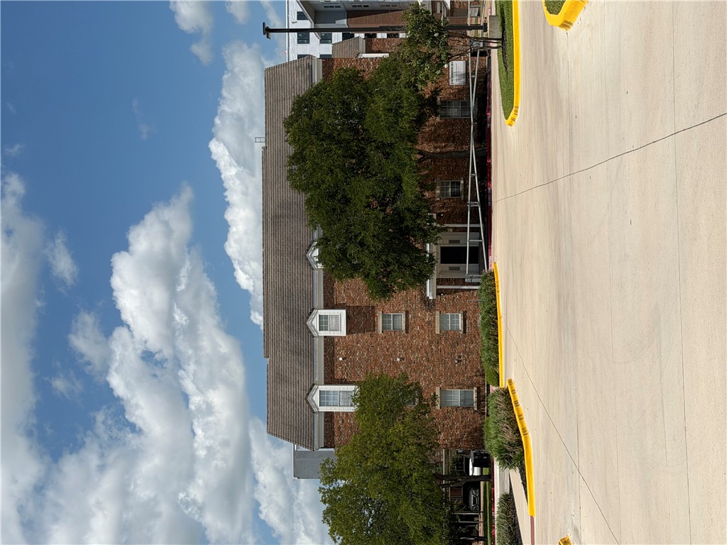 400 Nagle Street 405 Property Photo 1