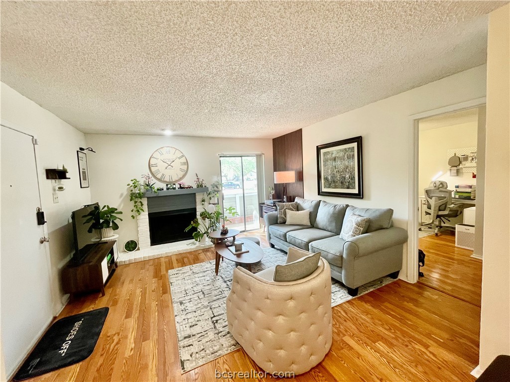 1901 Holleman Drive W 301