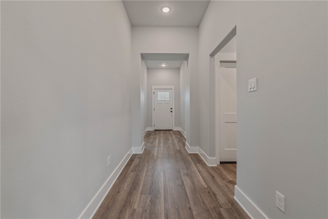2811 Spector Drive Property Photo 3