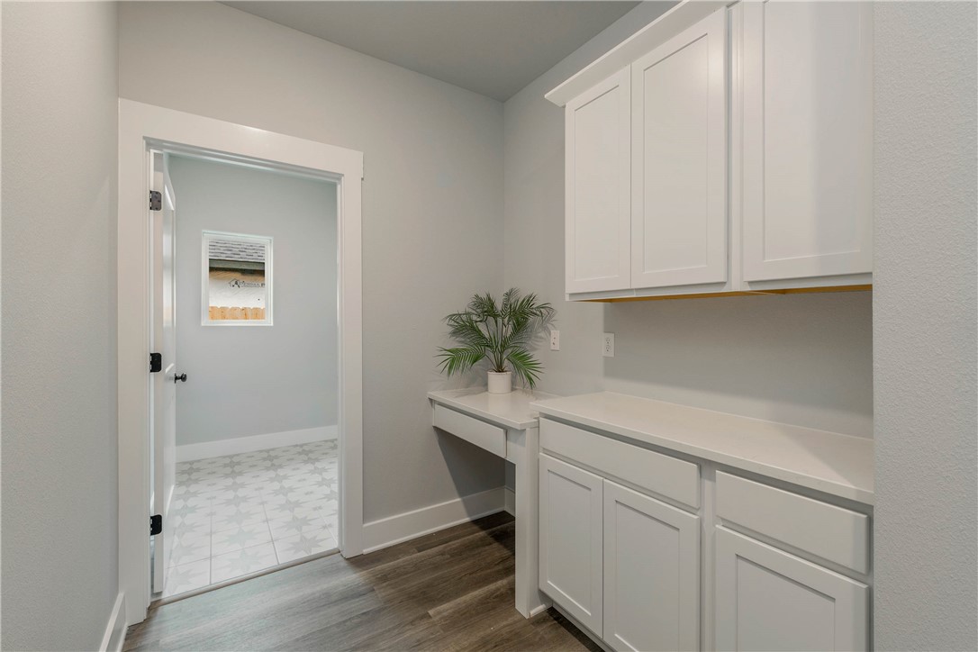 2811 Spector Drive Property Photo 11
