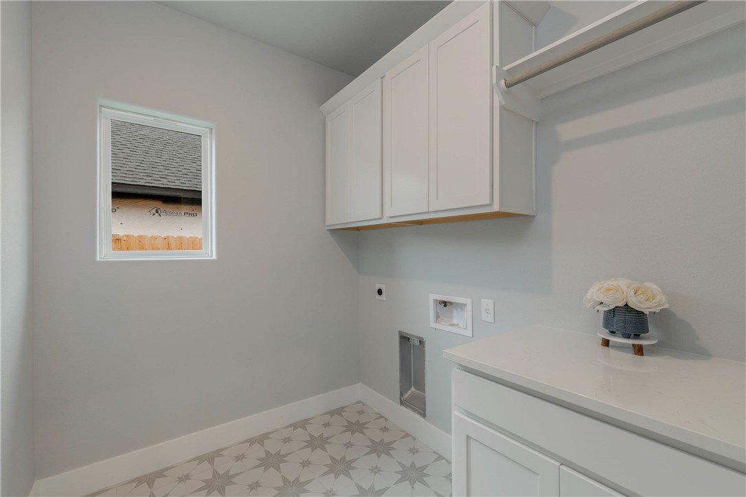 2811 Spector Drive Property Photo 12