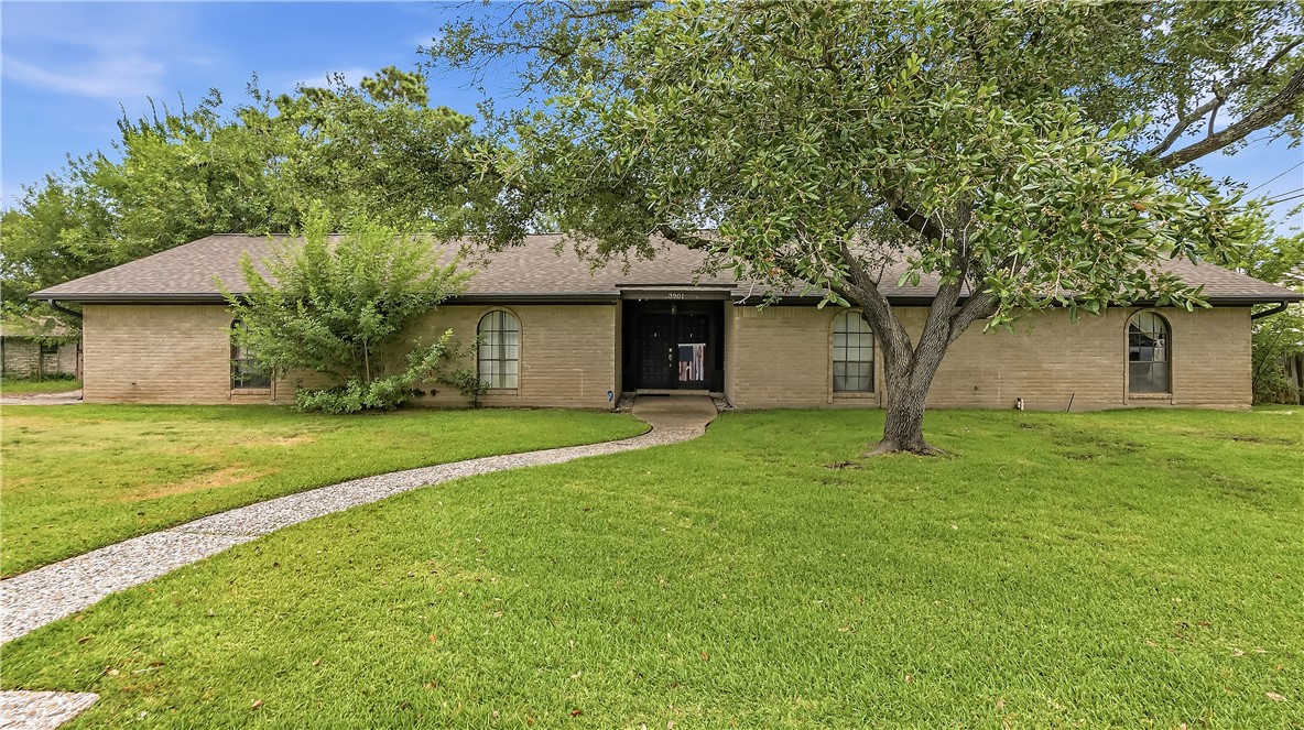 3901 Oak Bend Drive Property Photo 1