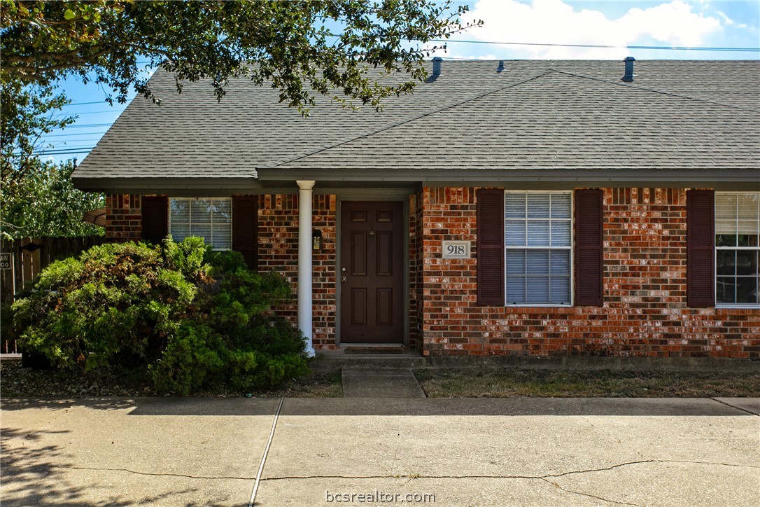 916-918 Sun Meadow Street Property Photo 1
