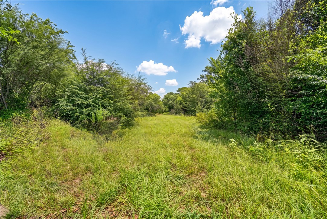 20525 Pickens Property Photo 5