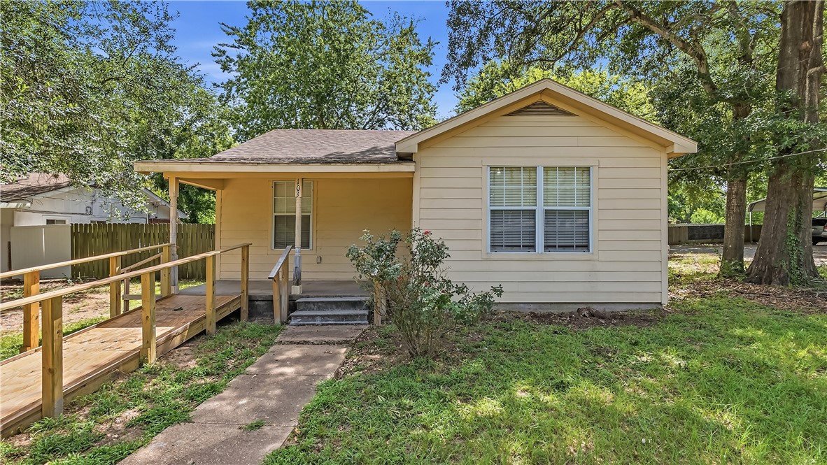 103 North Texas Street Property Photo 1