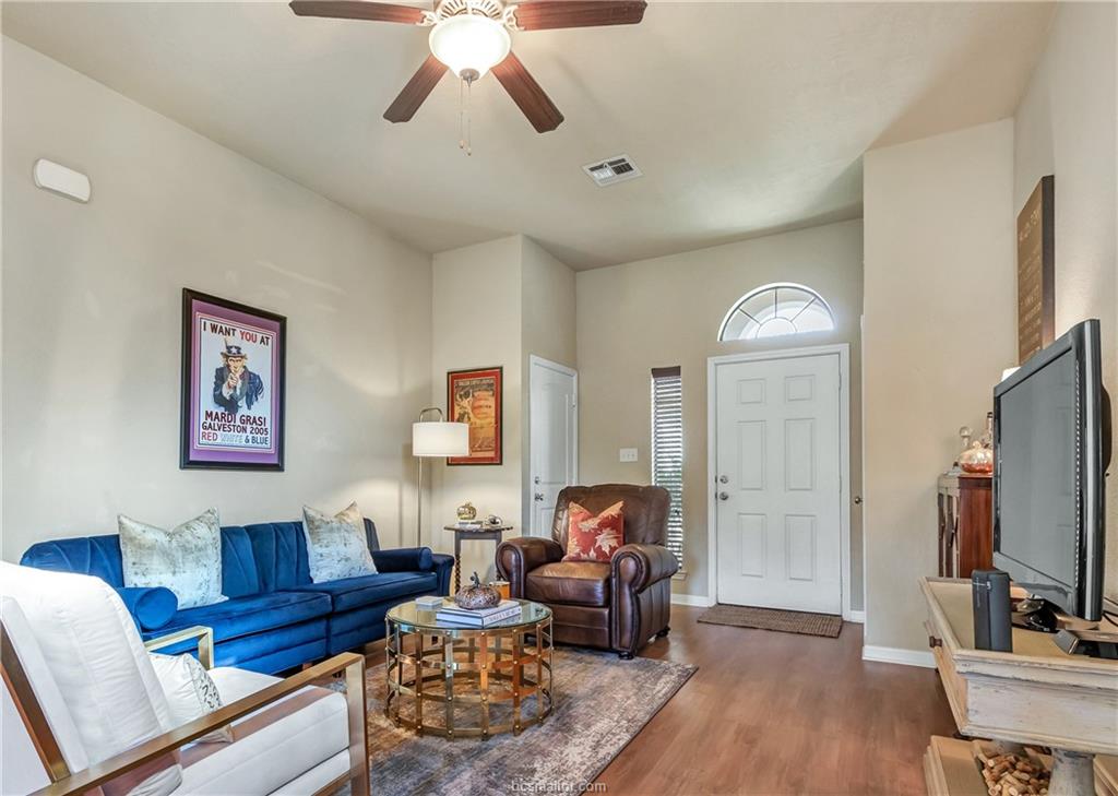 2015 Mountain Wind Property Photo 3