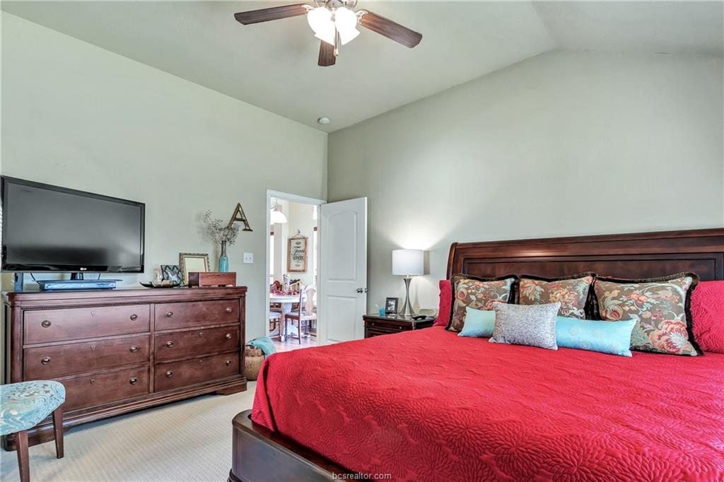 2015 Mountain Wind Property Photo 9
