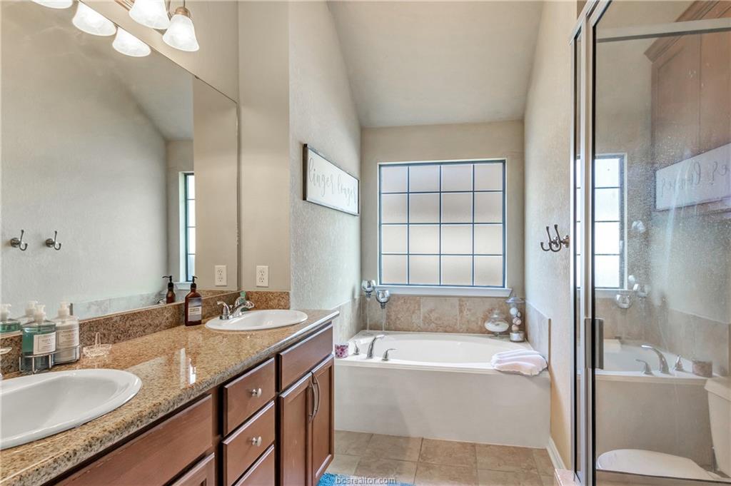 2015 Mountain Wind Property Photo 11