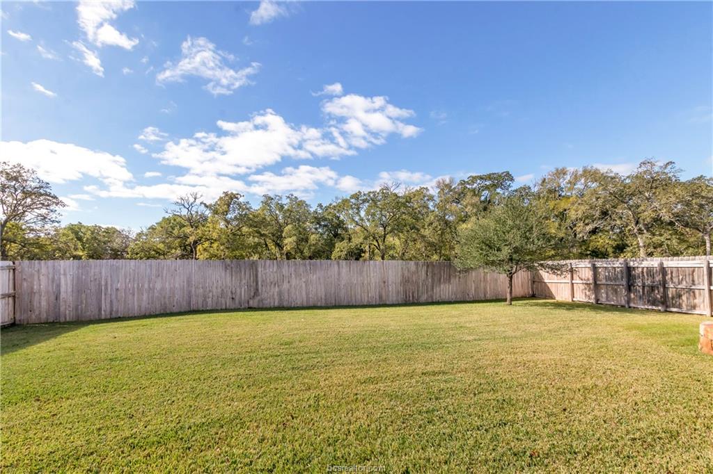 2015 Mountain Wind Property Photo 16