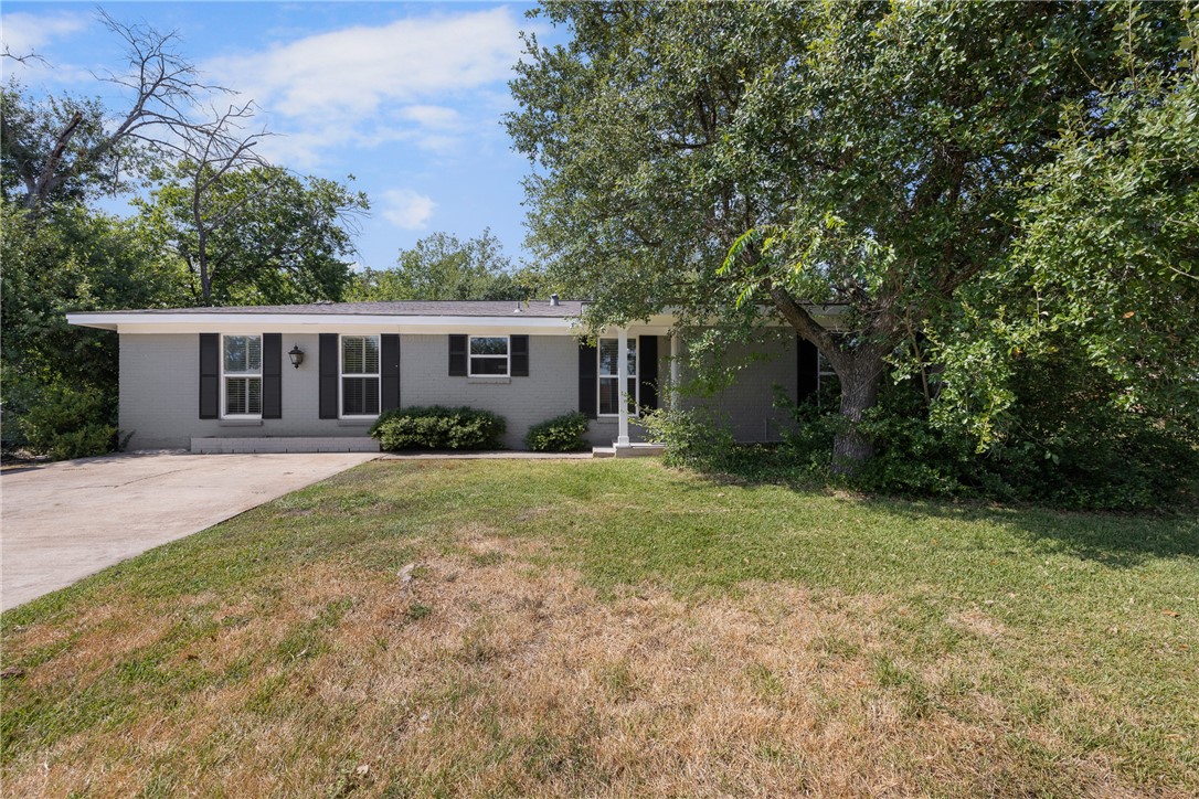 2404 Burton Drive Property Photo 1