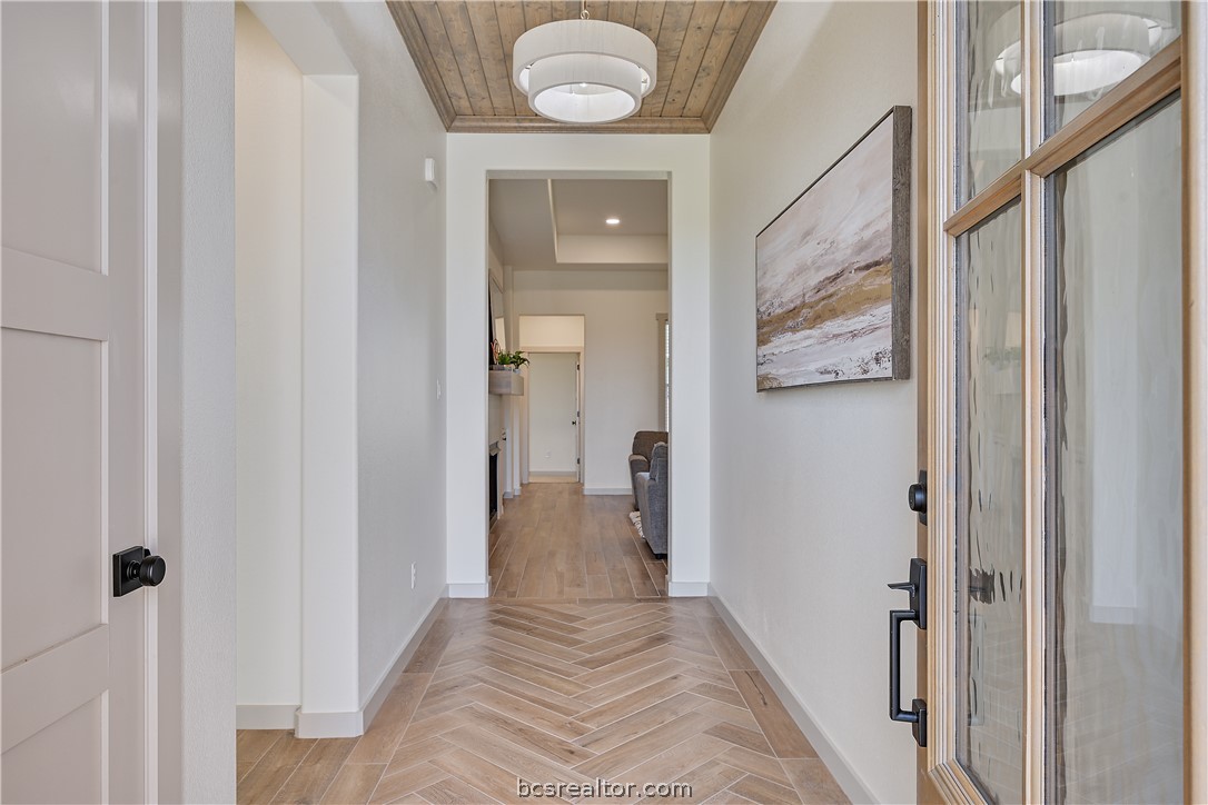 2822 Captain Drive Property Photo 2