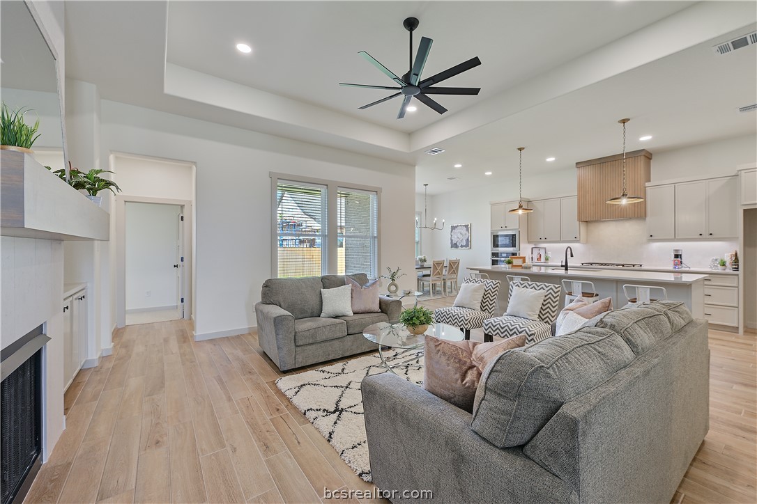 2822 Captain Drive Property Photo 7