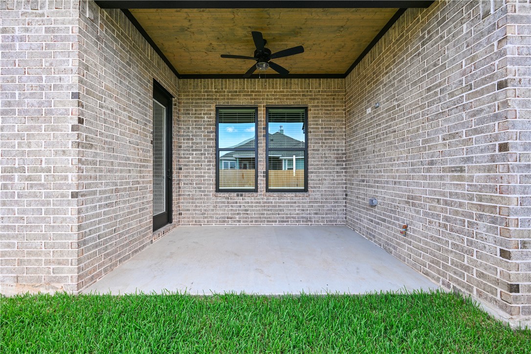 2822 Captain Drive Property Photo 25