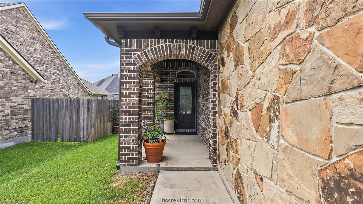 3432 Lockett Hall Circle Property Photo 3