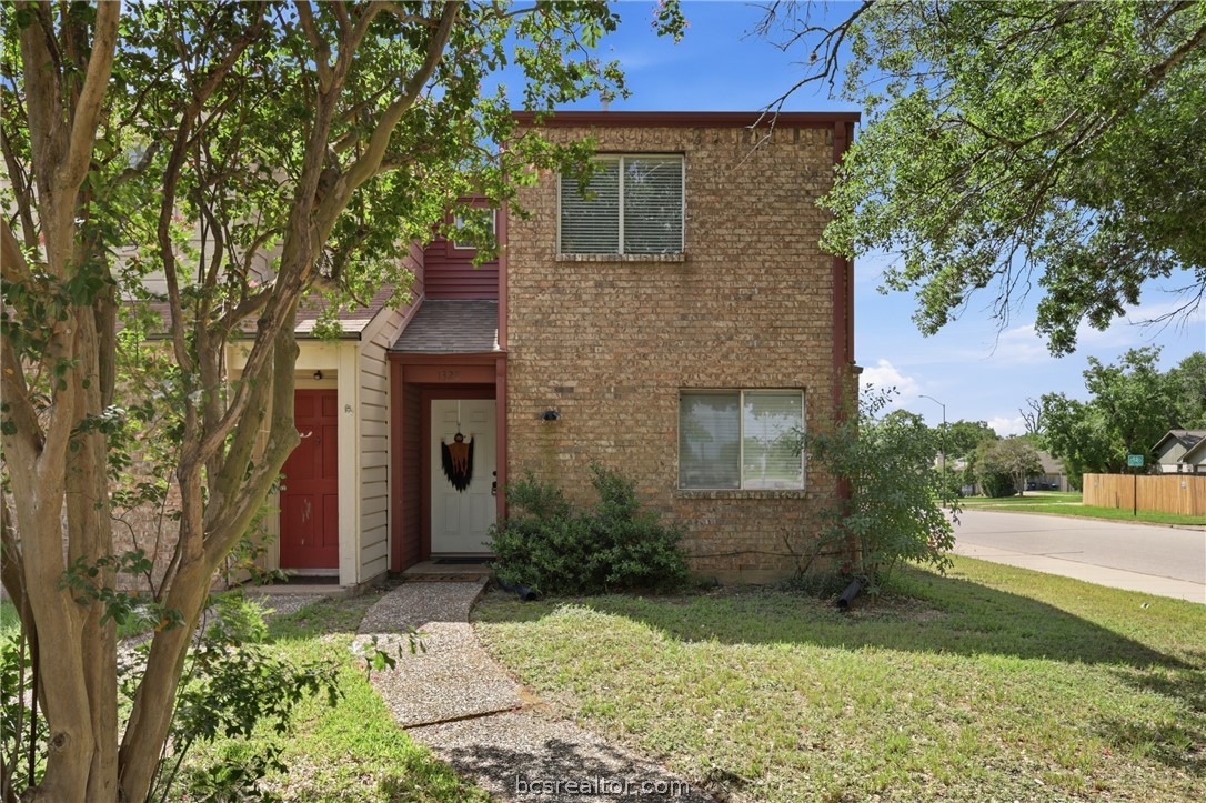1328 Airline Drive Property Photo 1