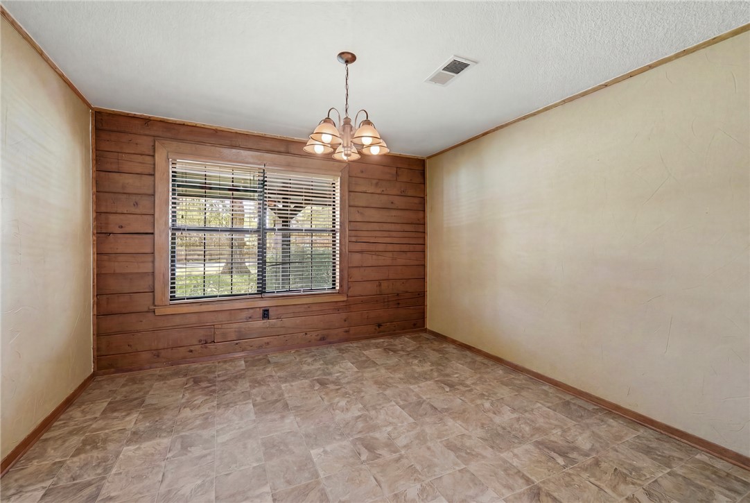 577 Watson Road Property Photo 14