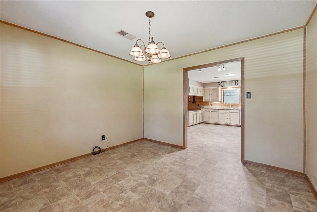 577 Watson Road Property Photo 15