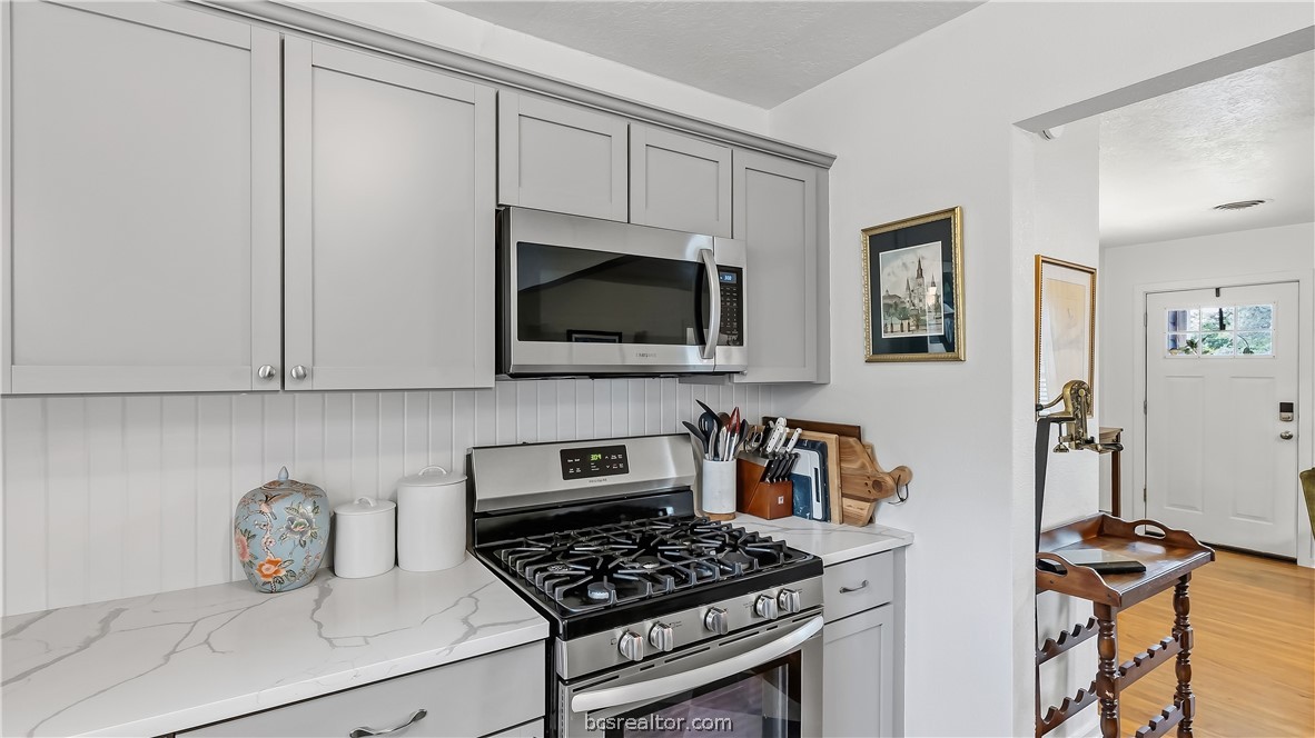 907 North Avenue Property Photo 5