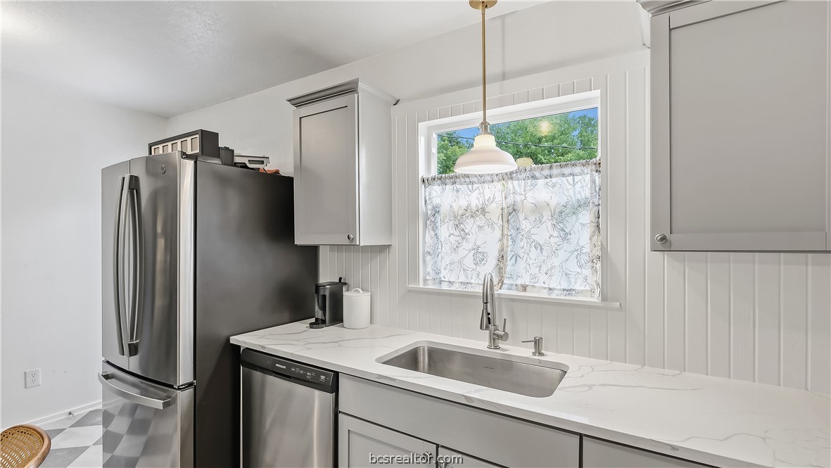 907 North Avenue Property Photo 6