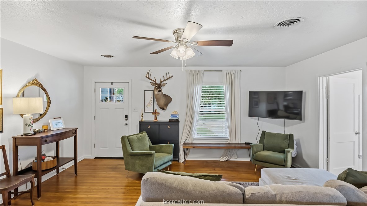 907 North Avenue Property Photo 12