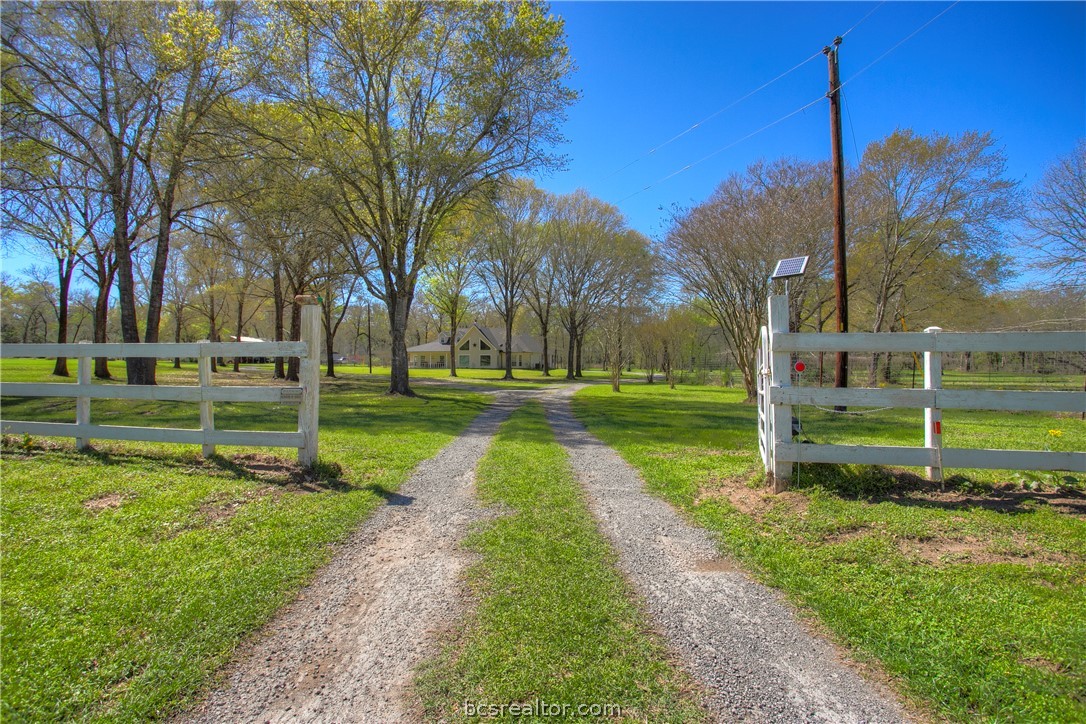 17406 County Road 4821 Property Photo 1