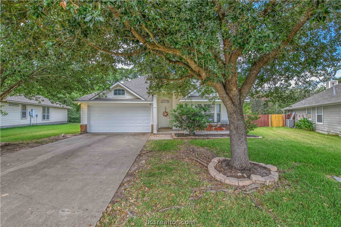 1721 Summerwood Loop Property Photo 1