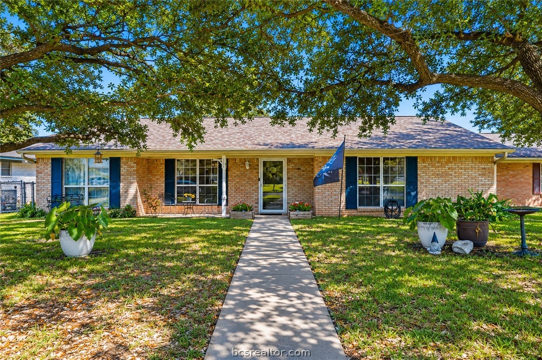 1614 Luza Street Property Photo 1