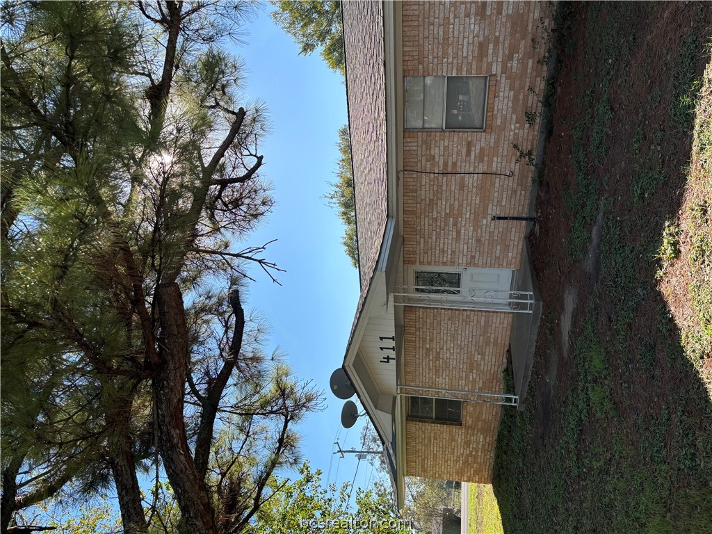 411 Hickory Street Property Photo 1