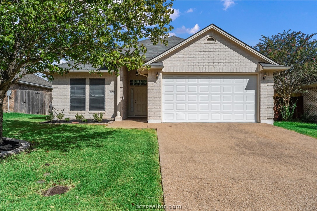 208 Stuttgart Circle Property Photo 1