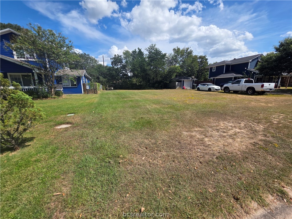 2410 Woodbend Drive Property Photo 1