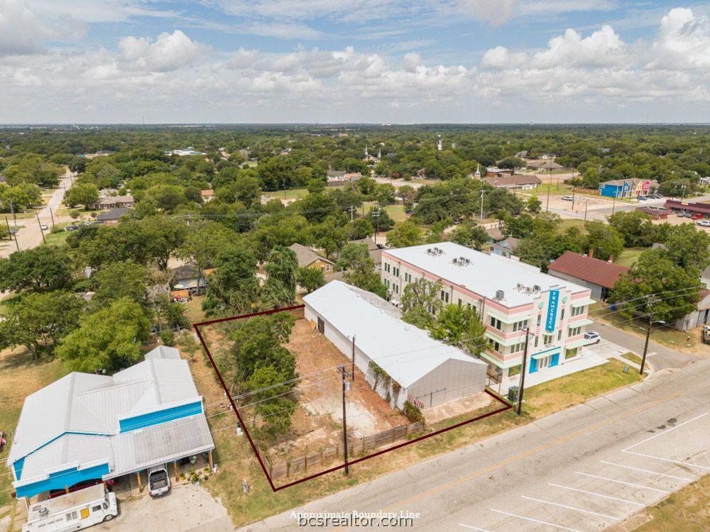 604 North Bryan Avenue Property Photo 1