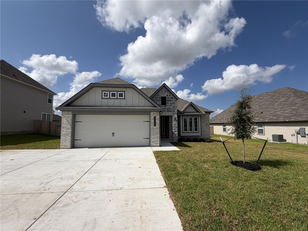 2209 Autumn Lake Drive Property Photo 1