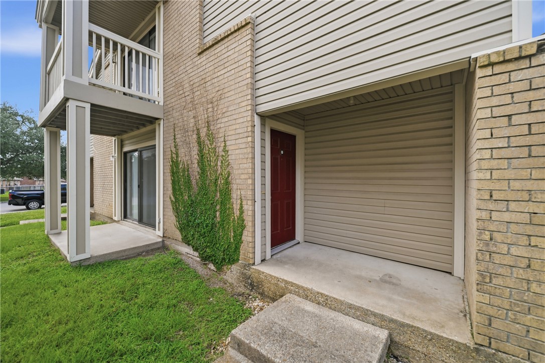 1112 Autumn Circle B Property Photo 1
