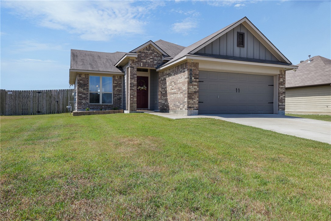 831 Mockingbird Street Property Photo 1