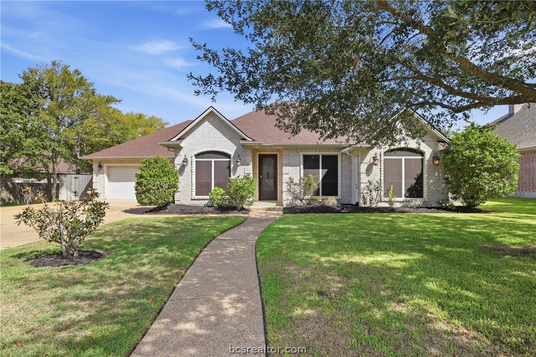 2151 Rockcliffe Loop Property Photo 1