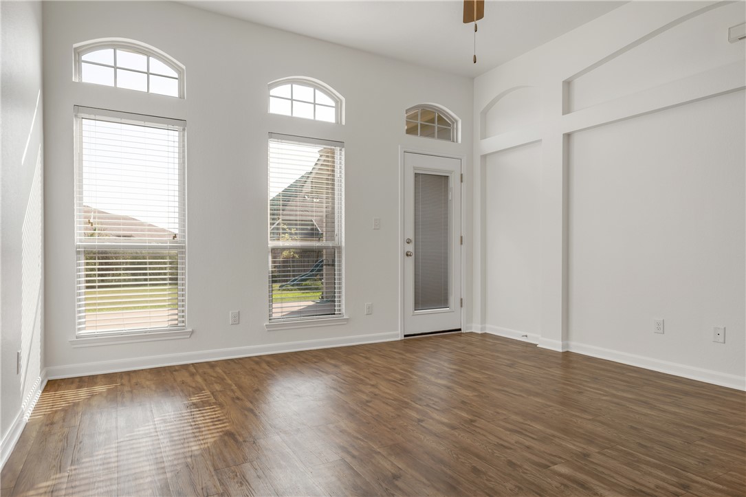 1066 Venice Drive Property Photo 1