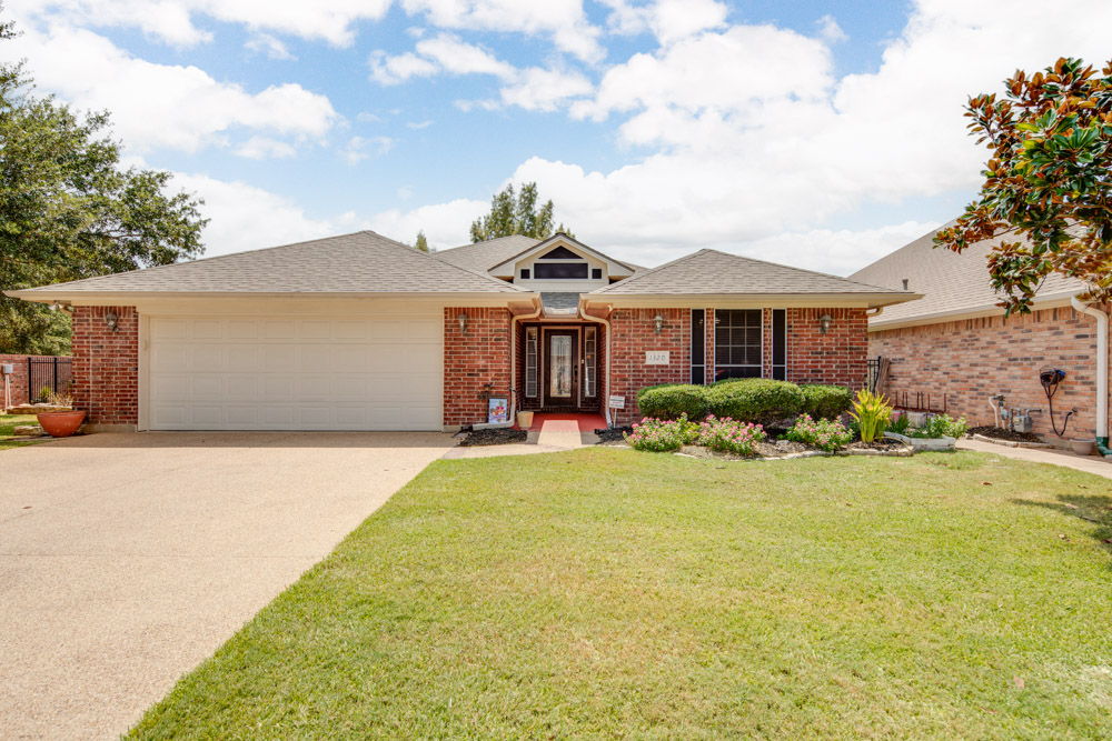 1320 Wilshire Court Property Photo 1