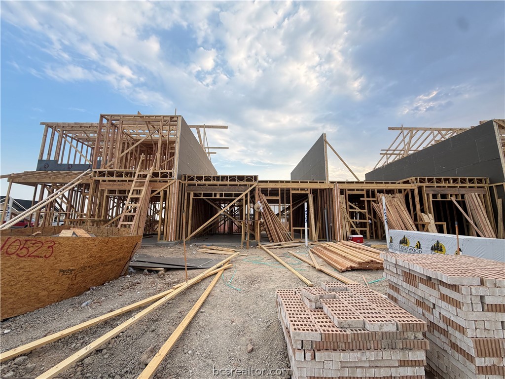 10523 Berry Branch Lane Property Photo 1