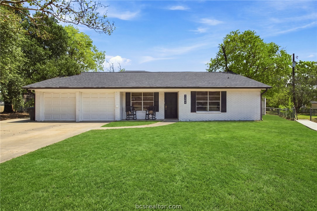 1404 Skrivanek Court Property Photo 1