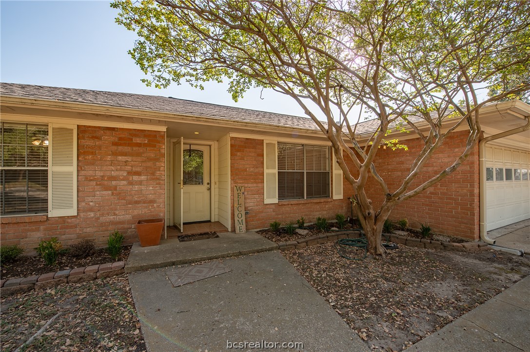 1819 Leona Drive