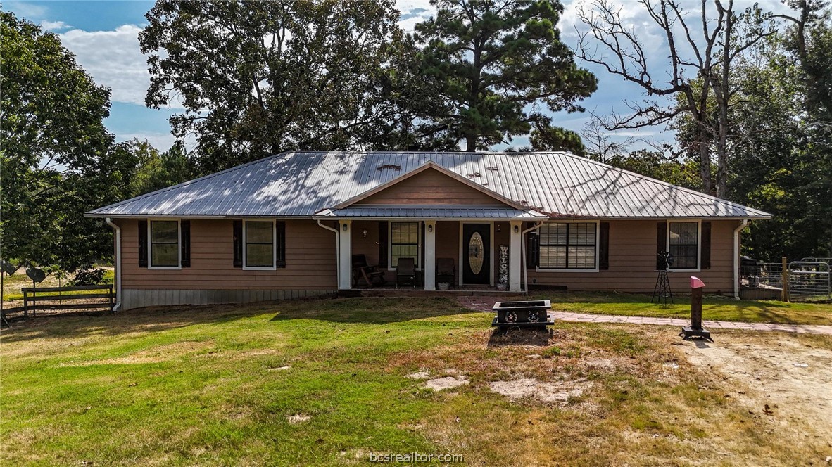 3861 State Highway 75 S Property Photo 1