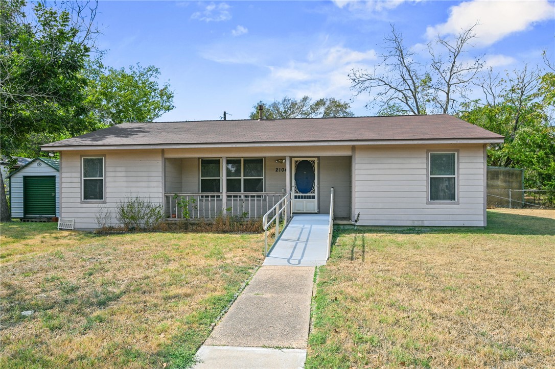 2104 Northside Drive Property Photo 1