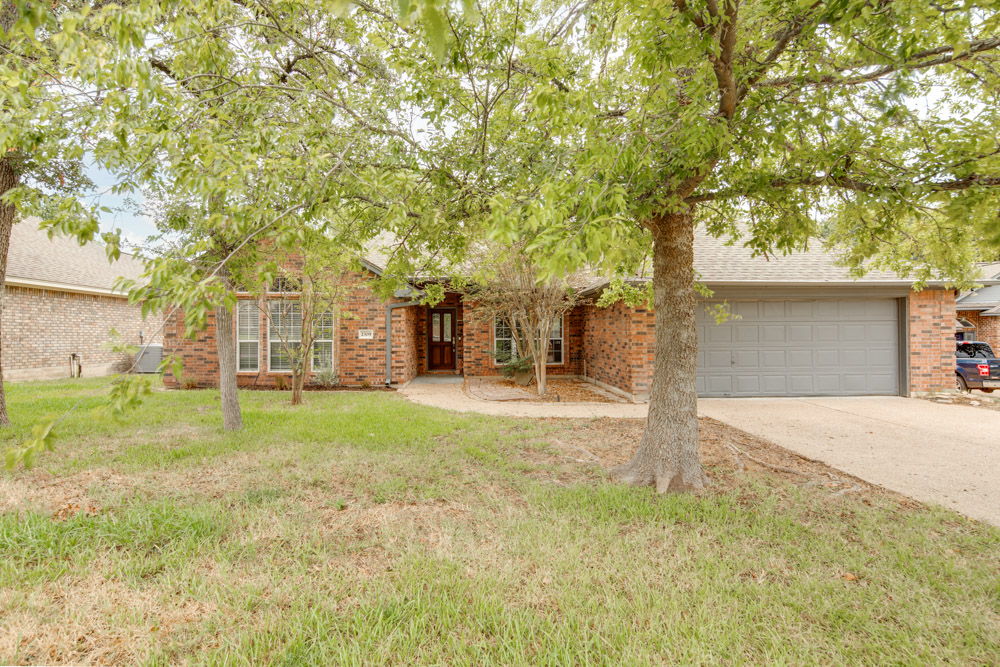 2309 North Pioneer Trail Property Photo 1