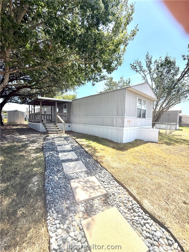 186 Ridgeway Drive Property Photo 1